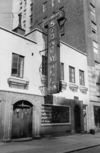 Fachada del Stonewall Inn en 1969