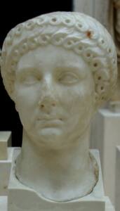 Busto en mármol de Popea Sabina, esposa de Nerón, del Museo Arqueológico Nacional, Madrid