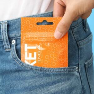 Pocket TENGA el envoltorio es tan discreto que entra en el bolsillo delantero de un jeans como se muestra en la imagen