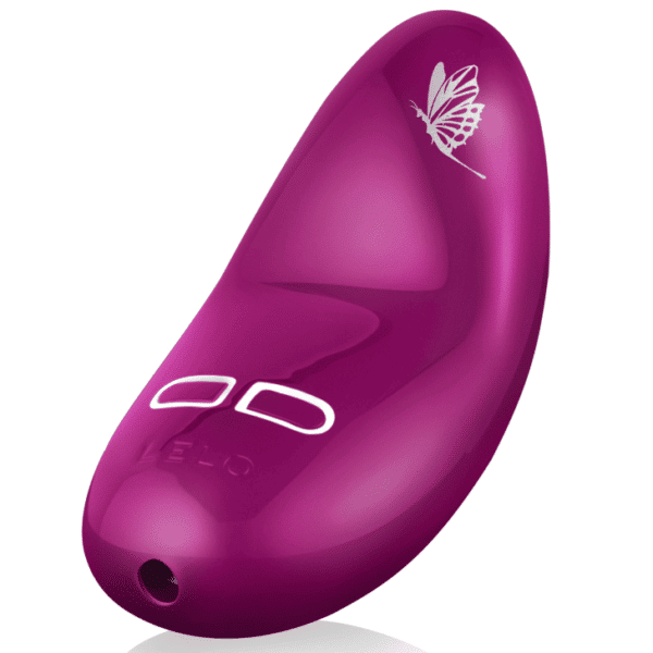 Estimulador NEA 2 LELO en color rosa y con una mariposa blanca serigrafiada en la punta del estimulador